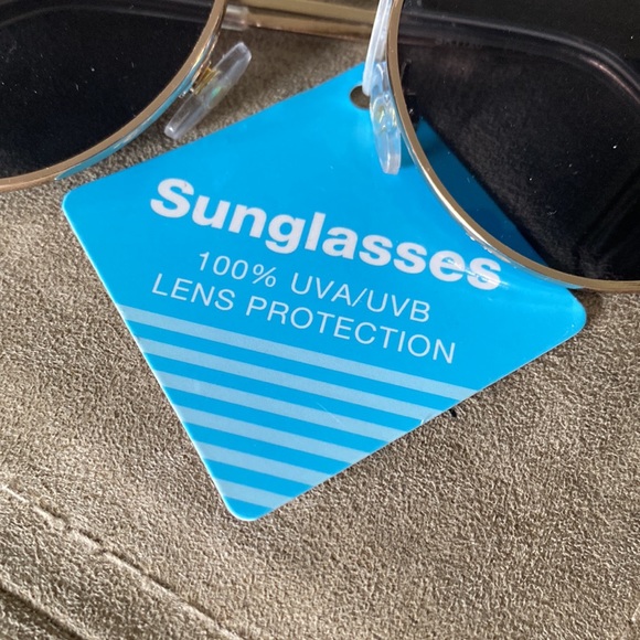 Circular Frame Sunglasses - Picture 2 of 5